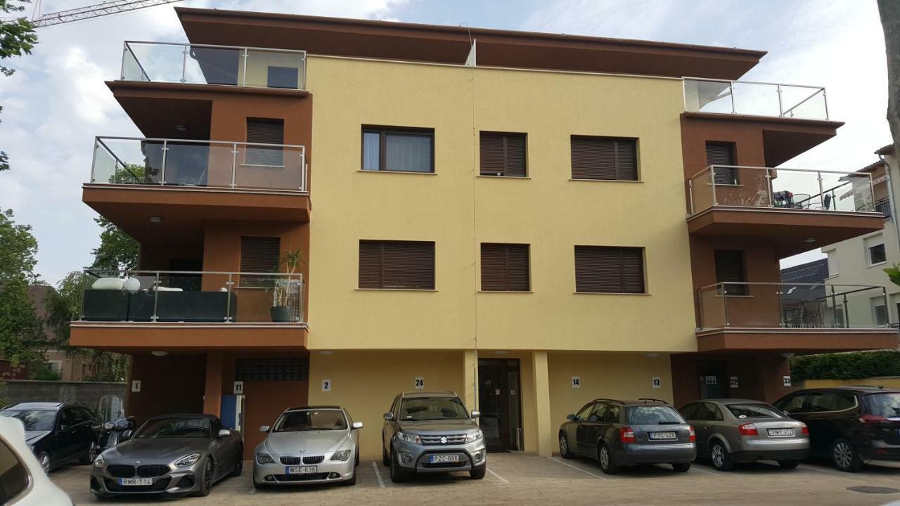 Balaton&Center Wellness Apartman Siófok Zewnętrze zdjęcie